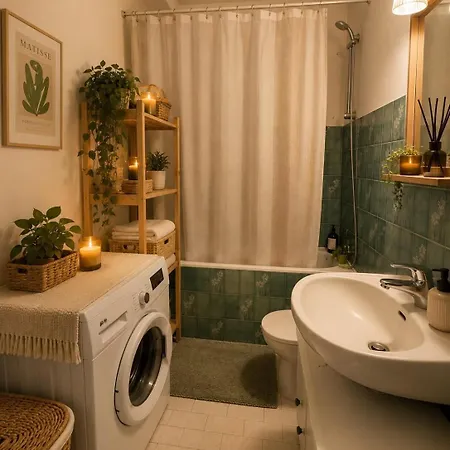 Eiffel Tower Apartment *